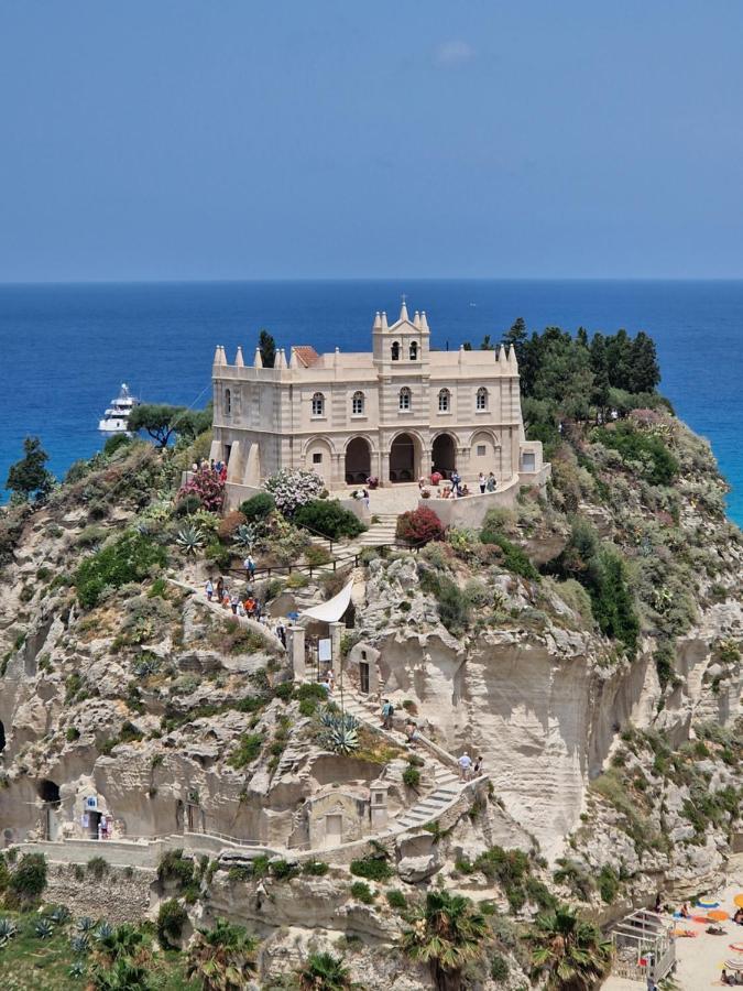 The Lady C - High Apartments Tropea Dış mekan fotoğraf